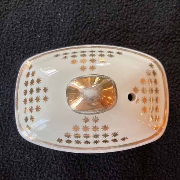 Vintage Hall 6 Cup Ivory Gold Teapot - Picture 10 of 16